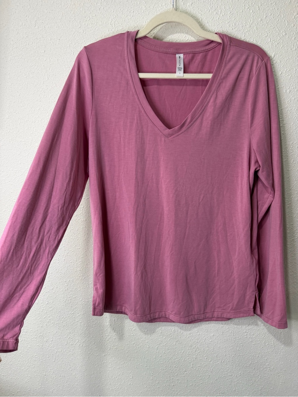 Athleta Essential V-Neck Top Women's Large Pink Seamless Athletic Activewear Gym